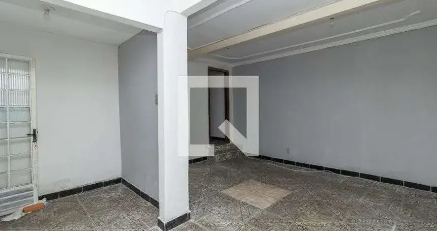 Casa para Aluguel - Planalto, 2 Quartos, 80 m² - Belo Horizonte