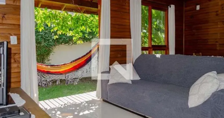 Casa para Aluguel - Rio Tavares, 2 Quartos, 70 m² - Florianópolis