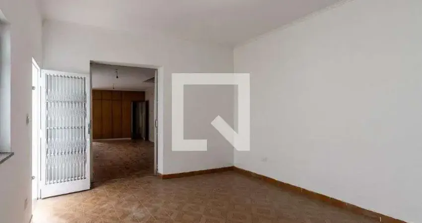 Casa com 3 quartos para alugar na Rua Bárbara Heliodora, Vila Romana, São Paulo