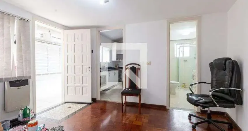 Casa com 1 quarto para alugar na R. Carlos Benato 215 - São Braz Curitiba - Pr 82320-440 Brasil, São Braz, Curitiba