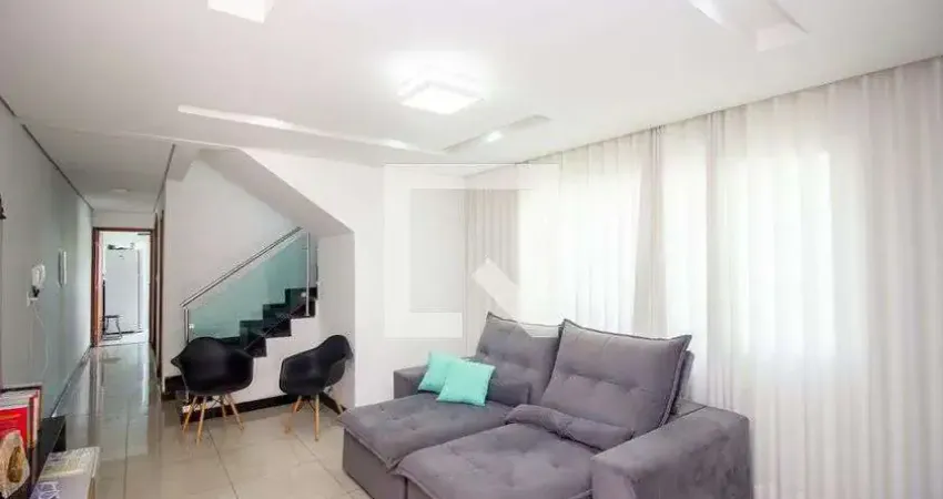 Casa com 3 quartos para alugar na Rua Capitão Britaldo Soares Ferreira Diniz, Alvorada, Contagem