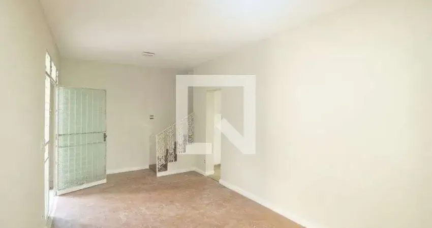 Casa com 2 quartos para alugar na Estrada do Tingui, Cosmos, Rio de Janeiro