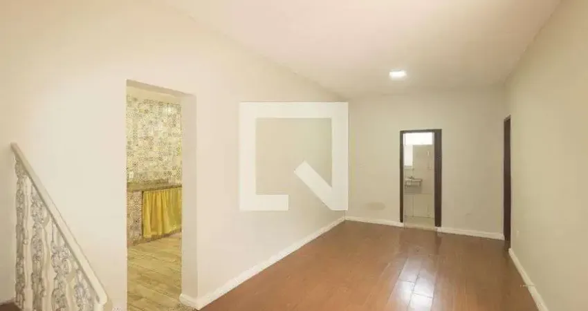 Casa com 2 quartos para alugar na Estrada do Tingui, Cosmos, Rio de Janeiro