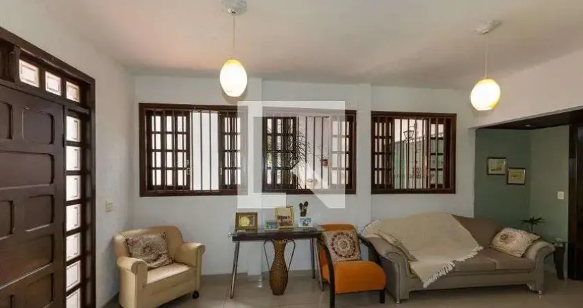 Casa para Aluguel - Jardim Canadá, 3 Quartos, 150 m² - Nova Lima