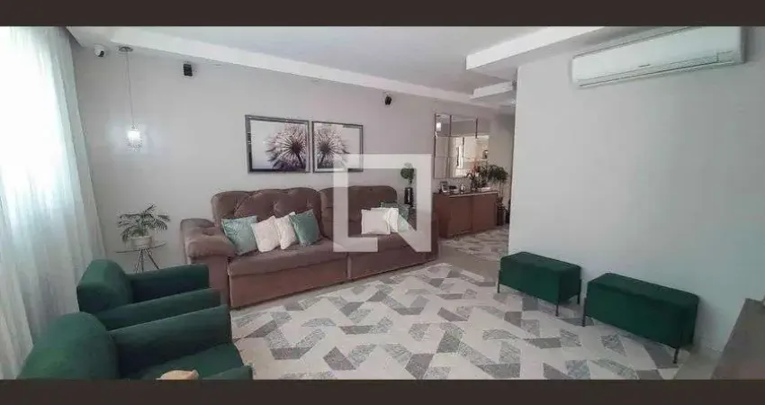 Casa com 3 quartos para alugar na Rua Esdras Prates da Silveira, Centro, Osasco