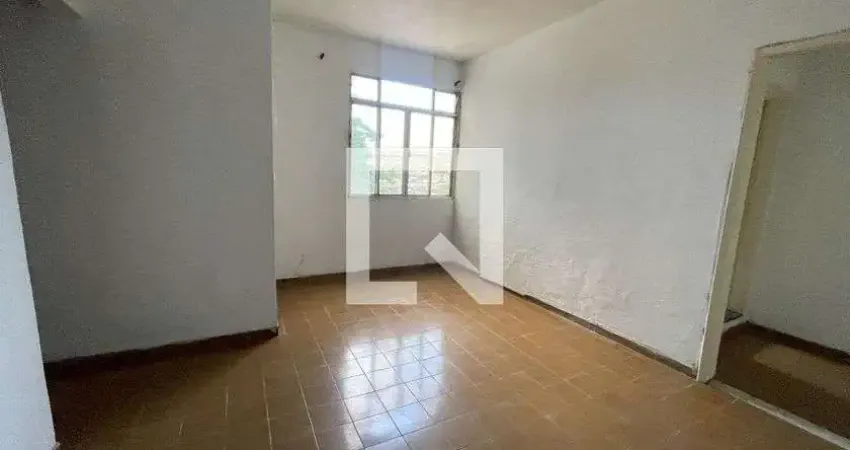 Casa para Aluguel - Bar dos Cavaleiros, 1 Quarto, 55 m² - Duque de Caxias