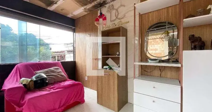 Casa para Aluguel - Araguaia, 2 Quartos, 70 m² - Belo Horizonte