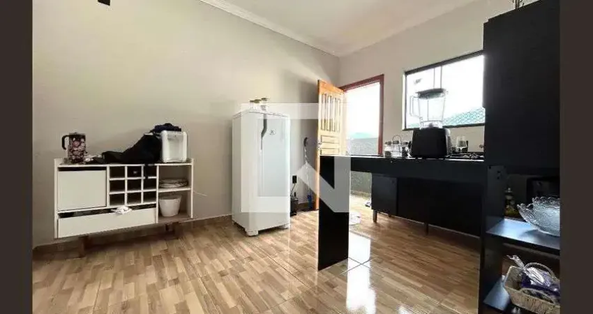 Casa para Aluguel - São João do Rio Vermelho, 1 Quarto, 30 m² - Florianópolis