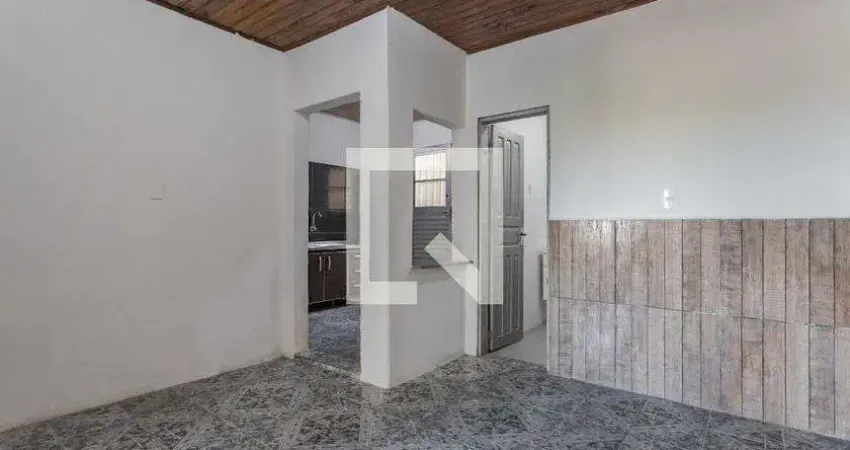 Casa para Aluguel - Vila Operária, 1 Quarto, 43 m² - Porto Alegre