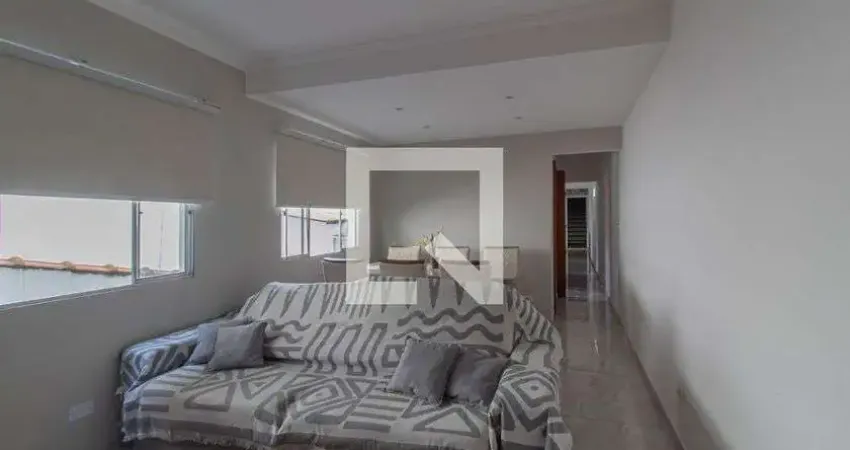 Casa com 3 quartos para alugar na Rua Gilbués, Cangaíba, São Paulo