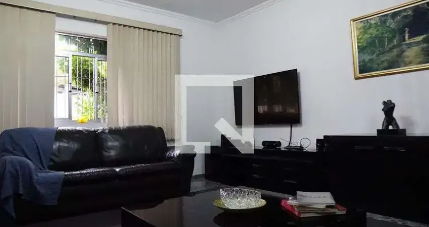 Casa com 4 quartos para alugar na Rua Fortunato José, Piqueri, São Paulo