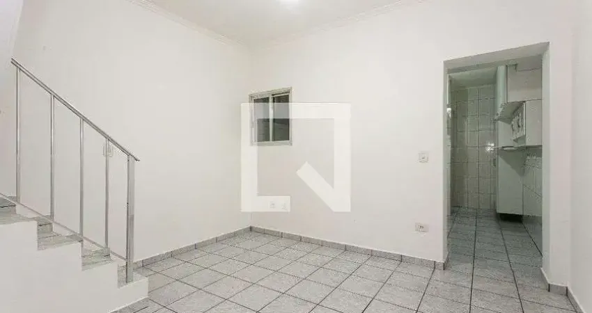 Casa com 2 quartos para alugar na Rua Conselheiro Cotegipe, Belém, São Paulo