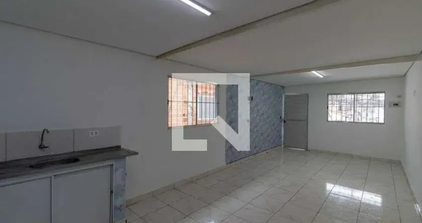 Casa com 2 quartos para alugar na Rua Américo Sugai, Vila Jacuí, São Paulo