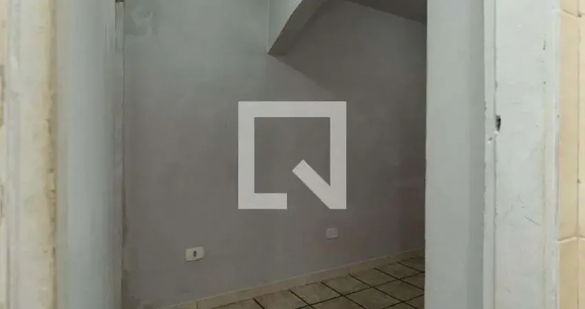 Casa para Aluguel - Cidade Satelite Santa Barbara, 2 Quartos, 50 m² - São Paulo