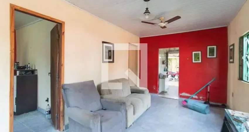 Casa com 3 quartos para alugar na Rua Doutor Barcelos, Camaquã, Porto Alegre