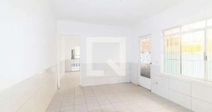 Casa com 2 quartos para alugar na Rua Américo Sugai, Vila Jacuí, São Paulo