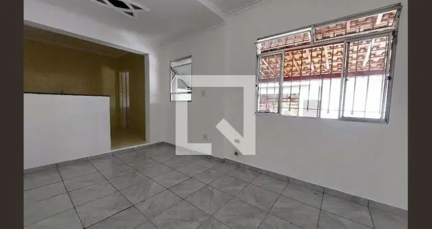 Casa com 4 quartos para alugar na Rua Domingos Antunes, Socorro, São Paulo