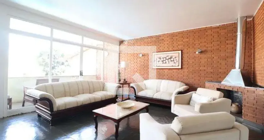 Casa para Aluguel - Tabajaras, 6 Quartos, 700 m² - Uberlândia