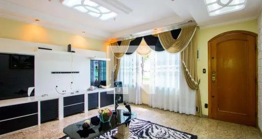 Casa para Aluguel - Parque Bandeirante, 4 Quartos, 3 m² - Santo André