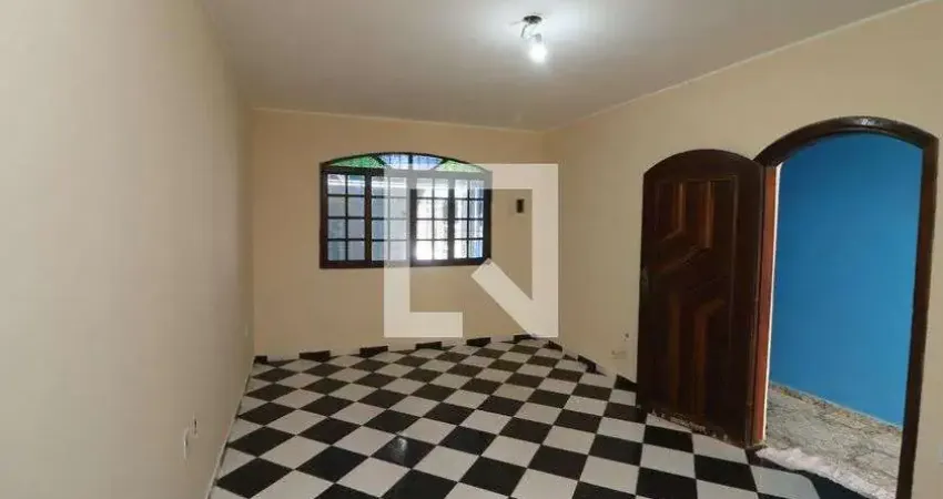 Casa para Aluguel - Parque Colonial, 3 Quartos, 125 m² - São Paulo