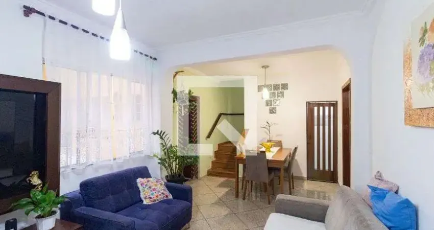 Casa com 3 quartos para alugar na Rua Milton Pioli, Quitaúna, Osasco