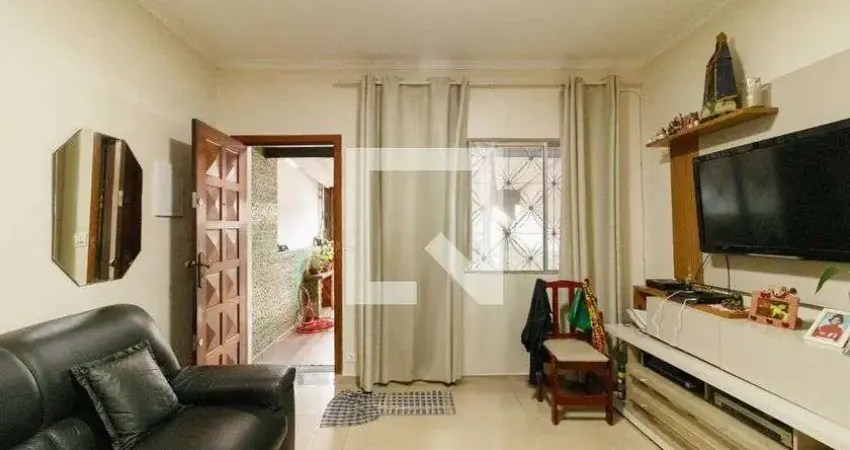 Casa com 2 quartos para alugar na Avenida das Cerejeiras, Vila Maria, São Paulo