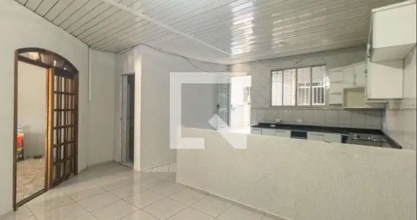 Casa com 1 quarto para alugar na Rua Mandirituba, Pinheirinho, Curitiba