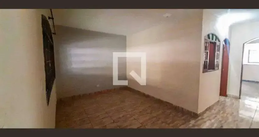 Casa com 3 quartos para alugar na Rua Helena Maria Ferreira Munhoz, Helena Maria, Osasco