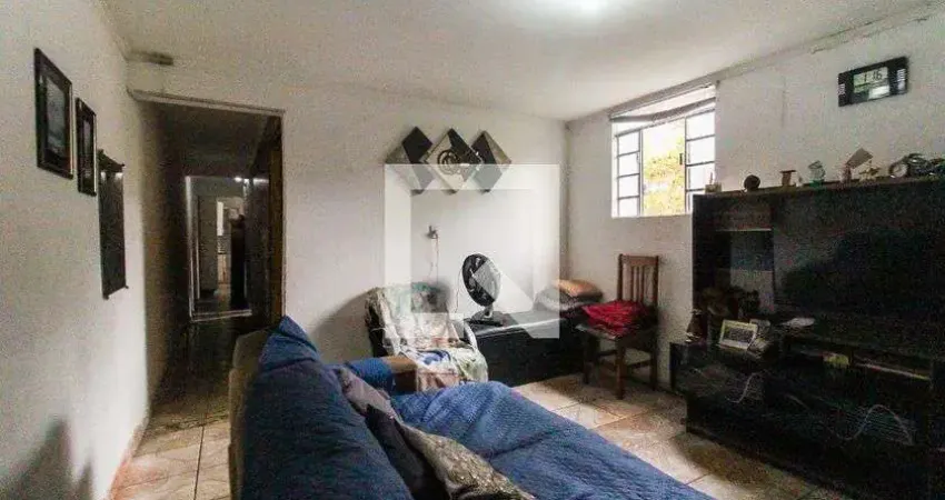 Casa com 2 quartos para alugar na Rua Dendezeiro, Vila Jacuí, São Paulo