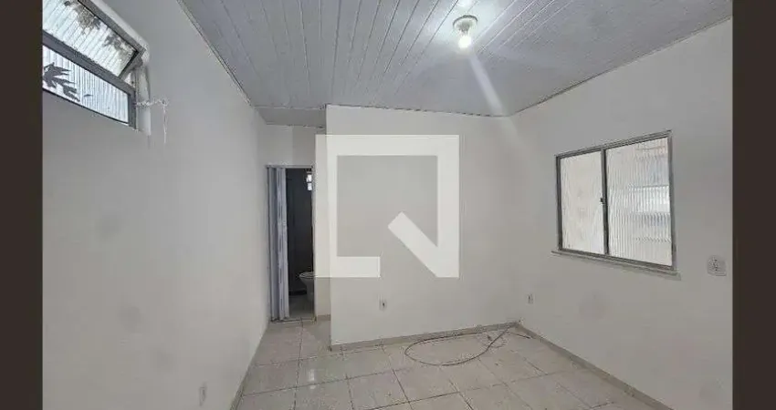 Casa com 2 quartos para alugar na Rua da Tranqüilidade, Boca do Rio, Salvador