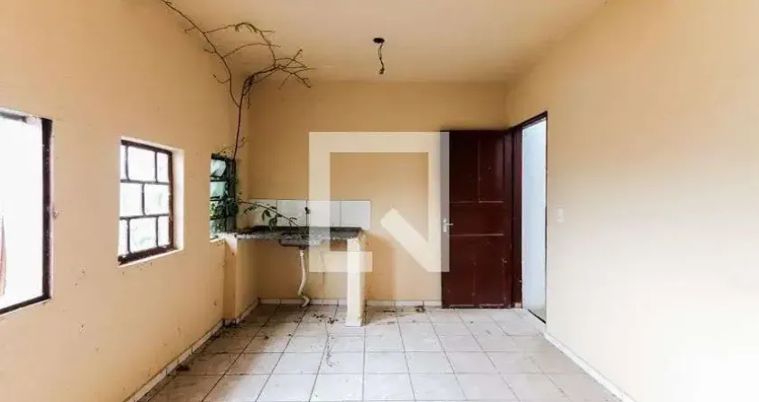 Casa para Aluguel - Jardim Rio das Pedras, 1 Quarto, 30 m² - Cotia