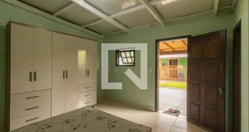 Casa com 1 quarto para alugar na Rua Alfredo Heisler, Bacacheri, Curitiba