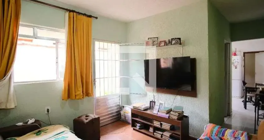 Casa com 2 quartos para alugar na Rua Alferes Frazão, Tatuapé, São Paulo