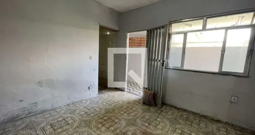 Casa para Aluguel - Olavo Bilac, 1 Quarto, 70 m² - Duque de Caxias