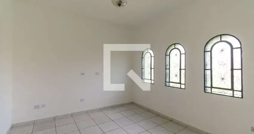 Casa com 3 quartos para alugar na Rua Marari, Vila Alpina, São Paulo