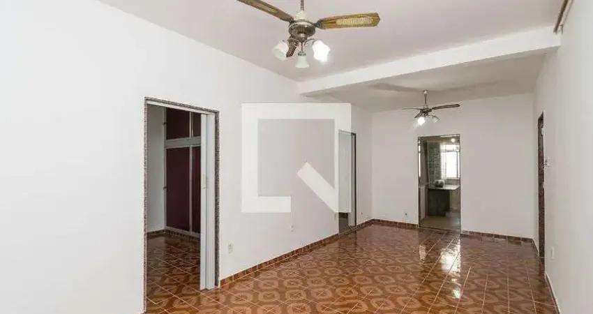 Casa com 3 quartos para alugar na Rua Embaiba, Irajá, Rio de Janeiro