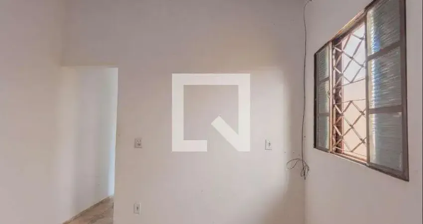 Casa para Aluguel - Jardim Santa Lúcia, 1 Quarto, 28 m² - Campinas