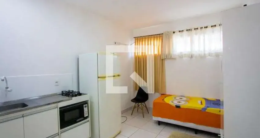 Casa para Aluguel - Vila Tibirica, 1 Quarto, 20 m² - Santo André
