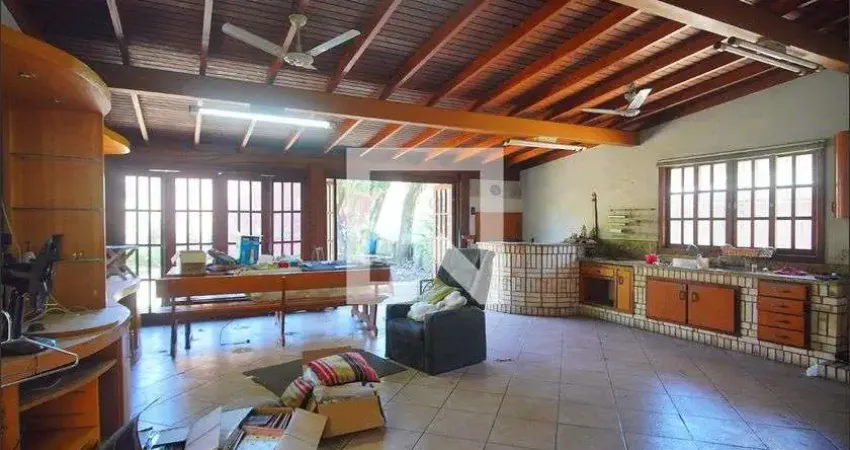 Casa para Aluguel - Scharlau, 4 Quartos, 720 m² - São Leopoldo