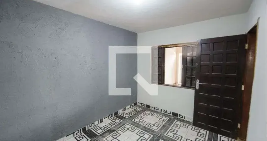 Casa para Aluguel - Recanto dos Coqueirais, 2 Quartos, 100 m² - Taubaté