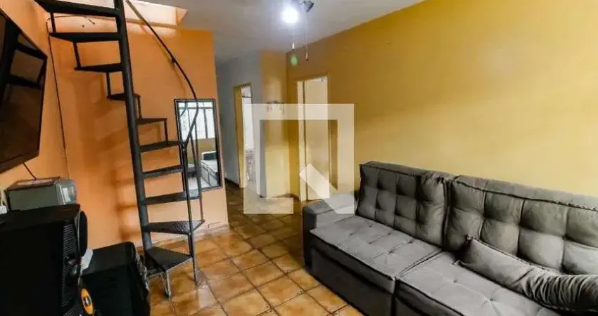 Casa para Aluguel - Parque Regina, 3 Quartos, 80 m² - São Paulo