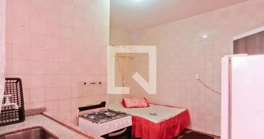 Casa com 1 quarto para alugar na Rua Artest Peres, Vila Zat, São Paulo