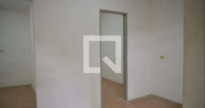 Casa com 2 quartos para alugar na Rua das Hortências, Vila Linda, Santo André