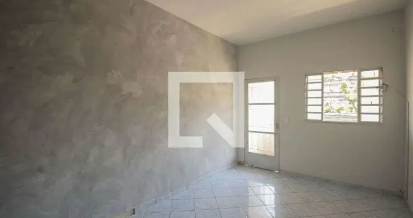 Casa com 2 quartos para alugar na Rua Wilson Costa, Porto Novo, São Gonçalo