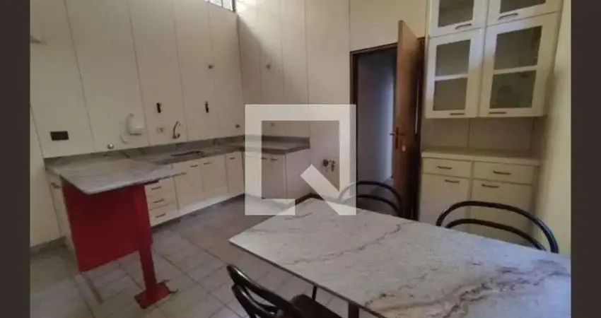 Casa para Aluguel - Jardim Karaiba, 4 Quartos, 300 m² - Uberlândia