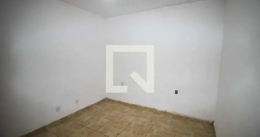 Casa para Aluguel - Jardim Luciana Maria, 1 Quarto, 29 m² - Sorocaba
