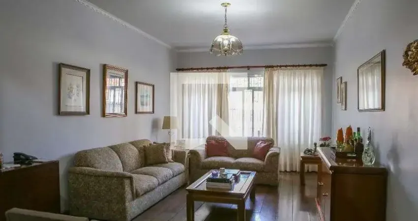 Casa com 4 quartos para alugar na Rua Pio XI, Alto da Lapa, São Paulo