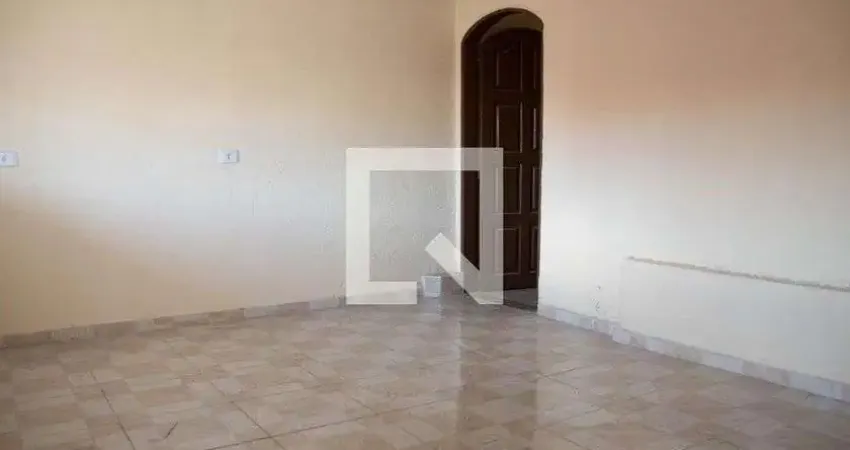 Casa com 2 quartos para alugar na Rua Tenente João Claudino de Melo, Vila Sabrina, São Paulo