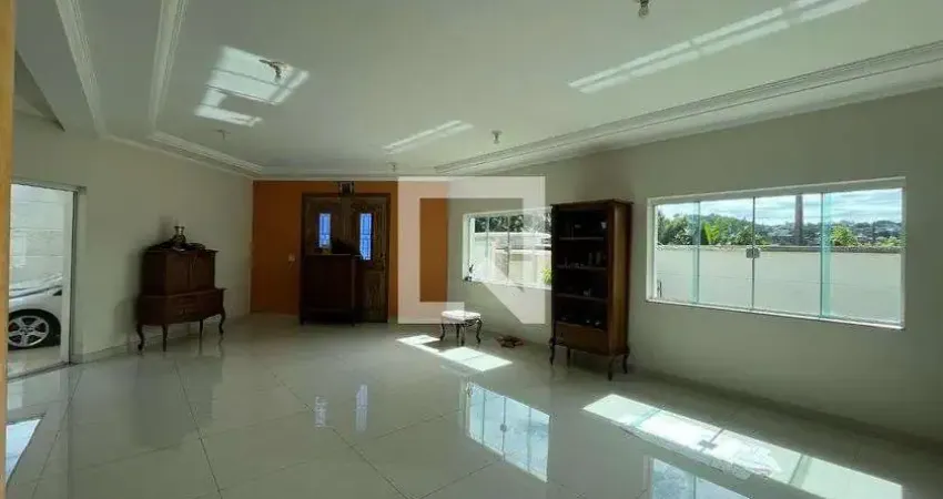 Casa com 3 quartos para alugar na Avenida Noé Vincie, Sousas, Campinas