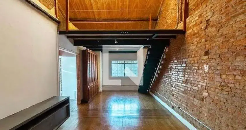 Casa com 3 quartos para alugar na Rua James Holland, Barra Funda, São Paulo